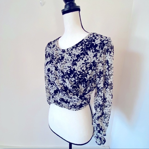 Zara‎ Cropped Print Blouse Size XS - Picture 4 of 8
